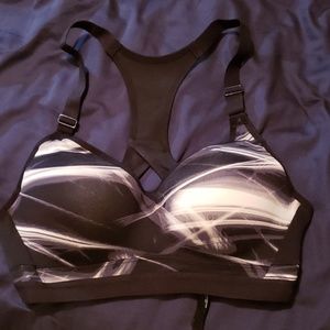 Victoria sport bra